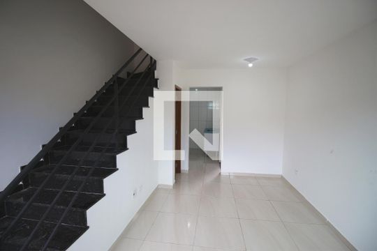 Casa de Condomínio para alugar com 2 quartos, 92m² em Cidade Líder, São Paulo
