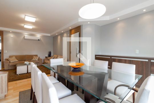 Sala de apartamento à venda com 3 quartos, 150m² em Vila Olímpia, São Paulo