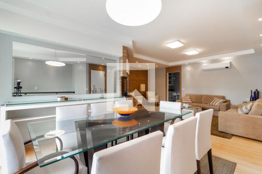 Sala de apartamento à venda com 3 quartos, 150m² em Vila Olímpia, São Paulo