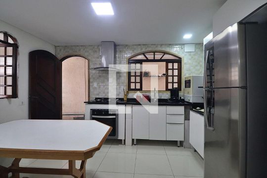 Cozinha de casa à venda com 3 quartos, 103m² em Vila Curuçá, Santo André