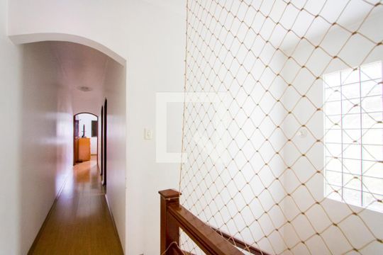 Casa 1 - Corredor de casa à venda com 5 quartos, 200m² em Vila Progresso, Santo André