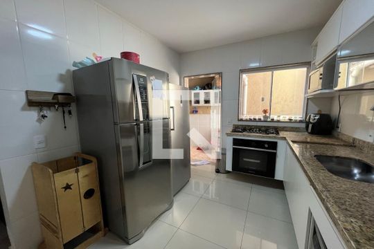 Cozinha de casa à venda com 2 quartos, 74m² em Curicica, Rio de Janeiro