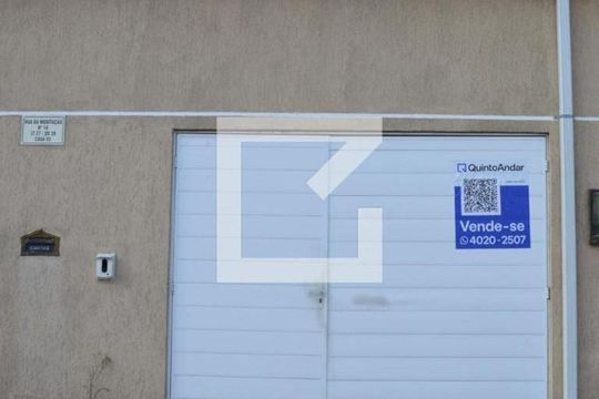 Plaquinha instalada no portão da casa de casa à venda com 2 quartos, 74m² em Curicica, Rio de Janeiro