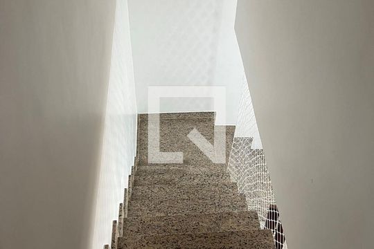 Escada de casa à venda com 2 quartos, 74m² em Curicica, Rio de Janeiro