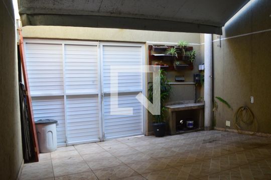 Garagem de casa à venda com 2 quartos, 74m² em Curicica, Rio de Janeiro