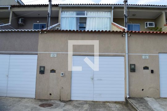 Fachada de casa à venda com 2 quartos, 74m² em Curicica, Rio de Janeiro