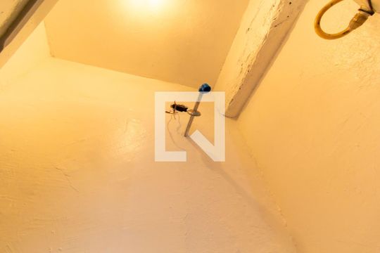 Banheiro de casa para alugar com 1 quarto, 38m² em Vila Invernada, São Paulo
