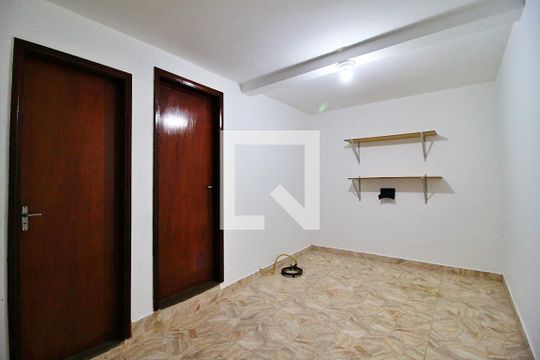 Garagem de casa à venda com 2 quartos, 80m² em Santa Teresinha, Santo André