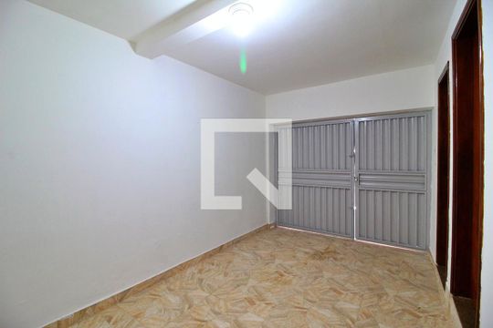 Garagem de casa à venda com 2 quartos, 80m² em Santa Teresinha, Santo André