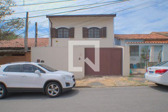 Fachada de casa à venda com 3 quartos, 140m² em Ponte Preta, Campinas