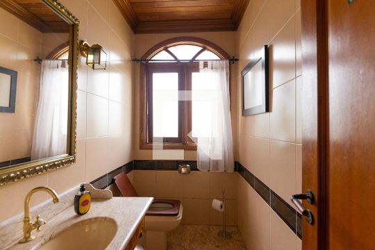 Banheiro 1 de casa à venda com 6 quartos, 565m² em Cavalhada, Porto Alegre