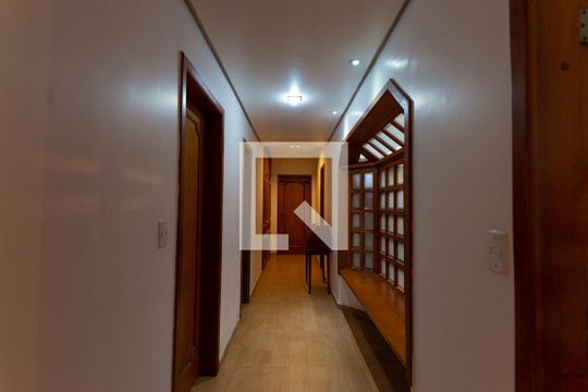 Corredor de casa à venda com 6 quartos, 565m² em Cavalhada, Porto Alegre