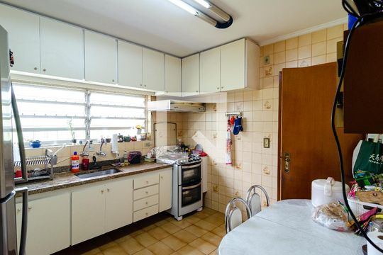 Cozinha de casa à venda com 4 quartos, 237m² em Vila da Saúde, São Paulo