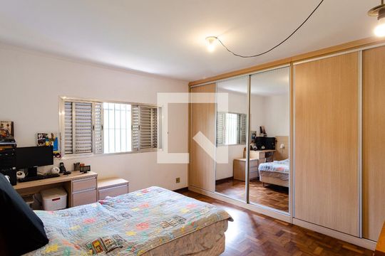 Suíte de casa à venda com 4 quartos, 237m² em Vila da Saúde, São Paulo