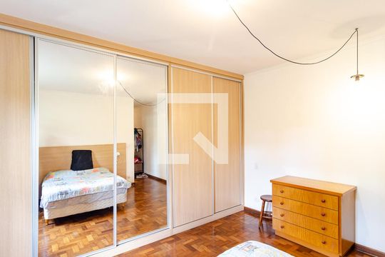 Suíte de casa à venda com 4 quartos, 237m² em Vila da Saúde, São Paulo