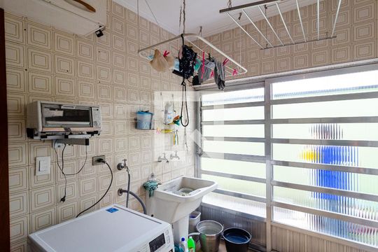 Lavanderia de casa à venda com 4 quartos, 237m² em Vila da Saúde, São Paulo