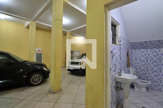 Garagem de casa para alugar com 3 quartos, 387m² em Vila Aquilino, Santo André
