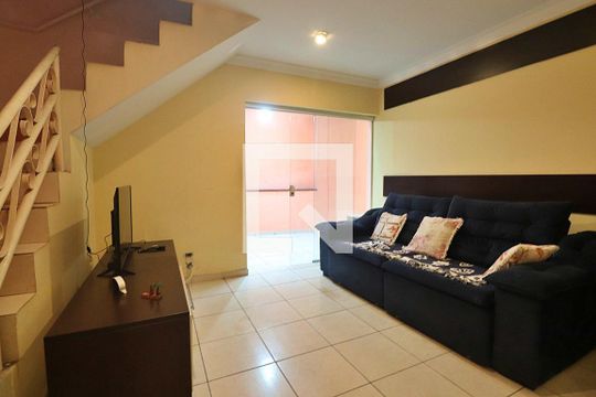 Sala de casa para alugar com 3 quartos, 387m² em Vila Aquilino, Santo André