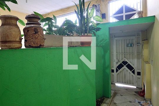 Entrada de casa para alugar com 3 quartos, 387m² em Vila Aquilino, Santo André