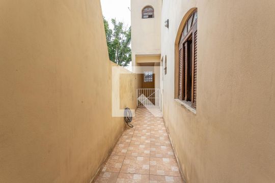 Corredor de casa à venda com 6 quartos, 550m² em Conceição, Diadema