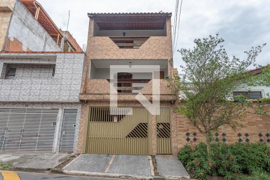 Fachada de casa à venda com 6 quartos, 550m² em Conceição, Diadema