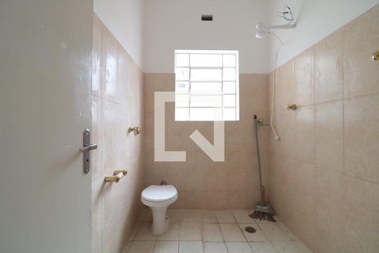 Banheiro de casa para alugar com 2 quartos, 70m² em Quarta Parada, São Paulo