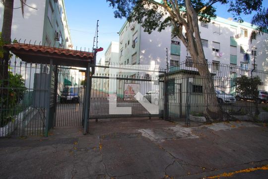 Fachada de apartamento à venda com 2 quartos, 50m² em Rubem Berta, Porto Alegre