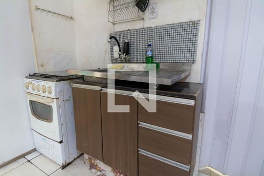 Sala/Cozinha de kitnet/studio para alugar com 1 quarto, 20m² em São Gonçalo, Salvador