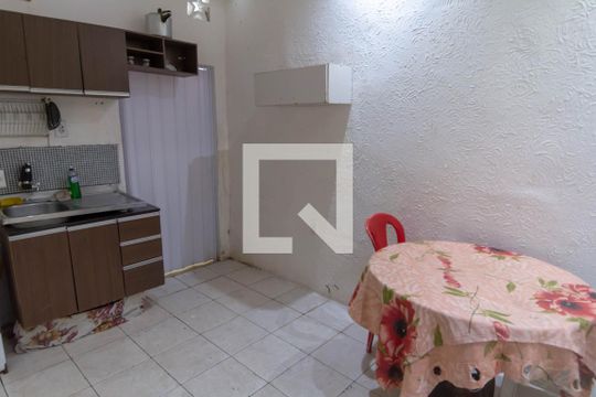 Sala/Cozinha de kitnet/studio para alugar com 1 quarto, 20m² em São Gonçalo, Salvador