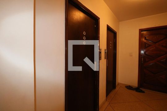Elevadores de apartamento à venda com 3 quartos, 96m² em Água Branca, São Paulo