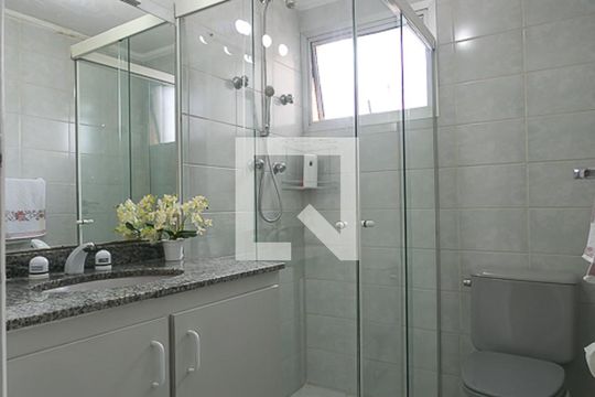 Banheiro de apartamento à venda com 2 quartos, 195m² em Vila Suzana, São Paulo