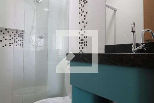 Banheiro de kitnet/studio para alugar com 1 quarto, 40m² em Vila Regente Feijó, São Paulo