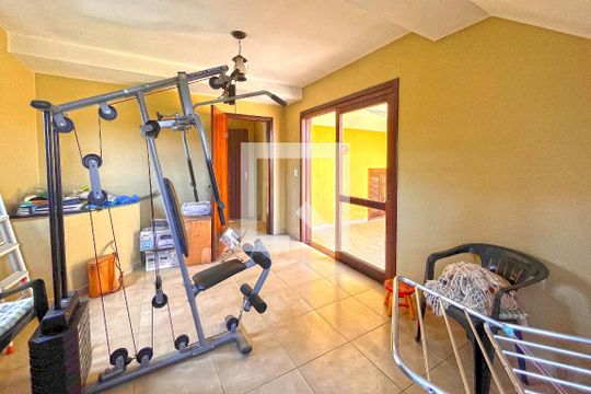 Quarto/Reversivel de casa à venda com 3 quartos, 165m² em Espírito Santo, Porto Alegre