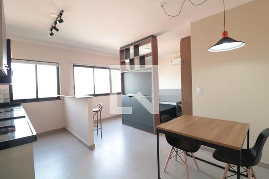 Sala/Cozinha de kitnet/studio para alugar com 1 quarto, 38m² em Vila Regente Feijó, São Paulo