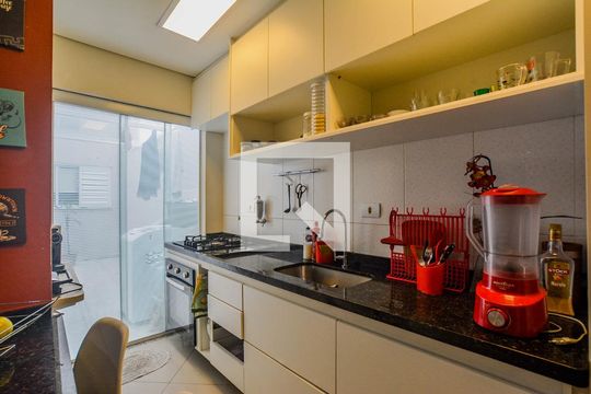 Cozinha de apartamento à venda com 2 quartos, 67m² em Vila Homero Thon, Santo André