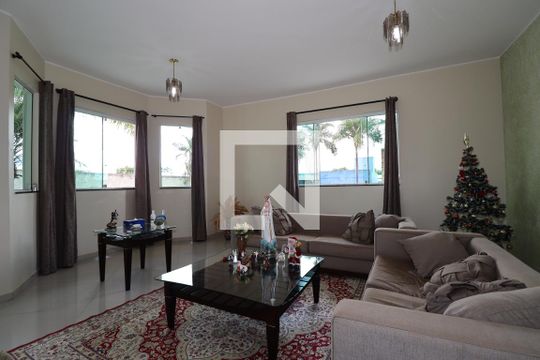 Casa para alugar com 6 quartos, 1750m² em Setor Habitacional Arniqueira (águas Claras), Brasília