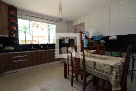Cozinha 1 de casa para alugar com 6 quartos, 1750m² em Setor Habitacional Arniqueira (águas Claras), Brasília