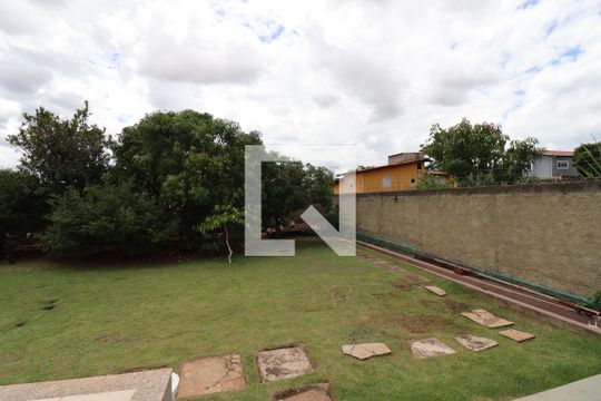 Quintal de casa para alugar com 6 quartos, 1750m² em Setor Habitacional Arniqueira (águas Claras), Brasília