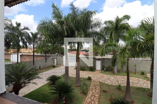 Vista de casa para alugar com 6 quartos, 1750m² em Setor Habitacional Arniqueira (águas Claras), Brasília