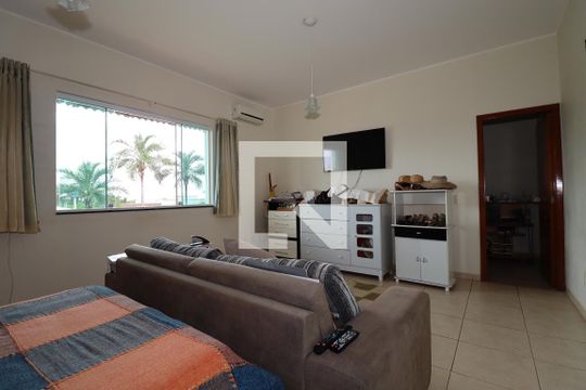 Suíte Master de casa para alugar com 6 quartos, 1750m² em Setor Habitacional Arniqueira (águas Claras), Brasília