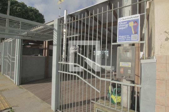 Fachada de casa à venda com 2 quartos, 65m² em Harmonia, Canoas