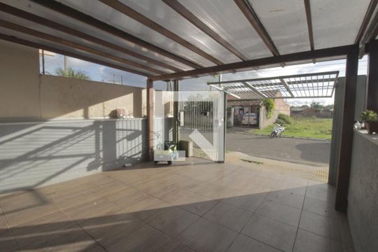 Garagem de casa à venda com 2 quartos, 65m² em Harmonia, Canoas