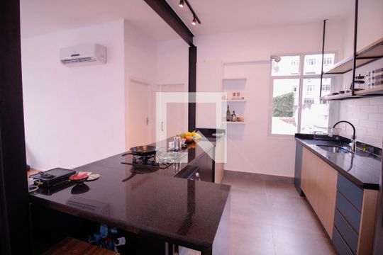 Cozinha de apartamento para alugar com 2 quartos, 65m² em Humaitá, Rio de Janeiro
