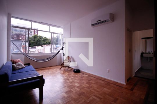Sala de apartamento para alugar com 2 quartos, 65m² em Humaitá, Rio de Janeiro