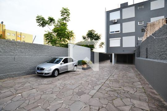 Fachada de apartamento à venda com 3 quartos, 80m² em Cristal, Porto Alegre
