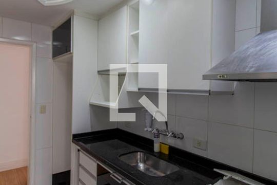 Cozinha  de apartamento para alugar com 3 quartos, 69m² em Vila Pierina, São Paulo