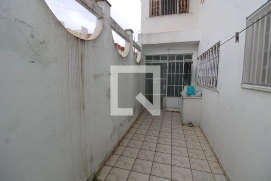 Corredor de casa para alugar com 2 quartos, 160m² em Vila Lúcia, São Paulo