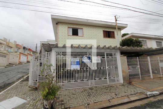 Fachada de casa para alugar com 2 quartos, 160m² em Vila Lúcia, São Paulo