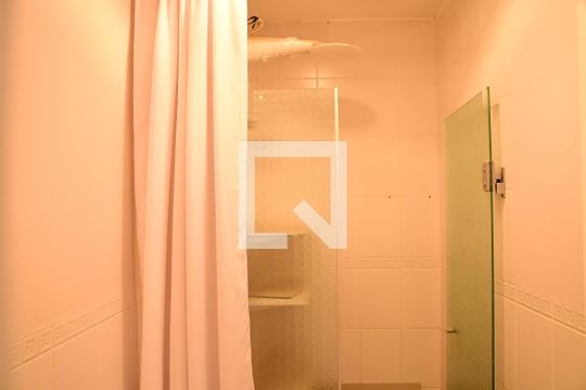 Lavabo de casa de condomínio para alugar com 2 quartos, 107m² em Granja Viana, Cotia
