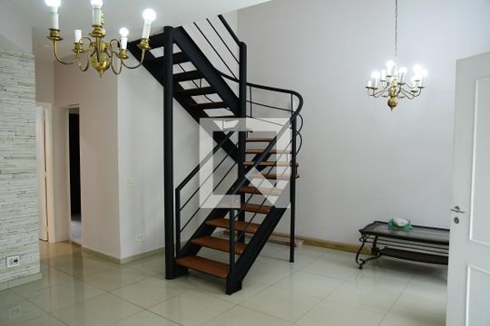 Casa de Condomínio para alugar com 2 quartos, 107m² em Granja Viana, Cotia